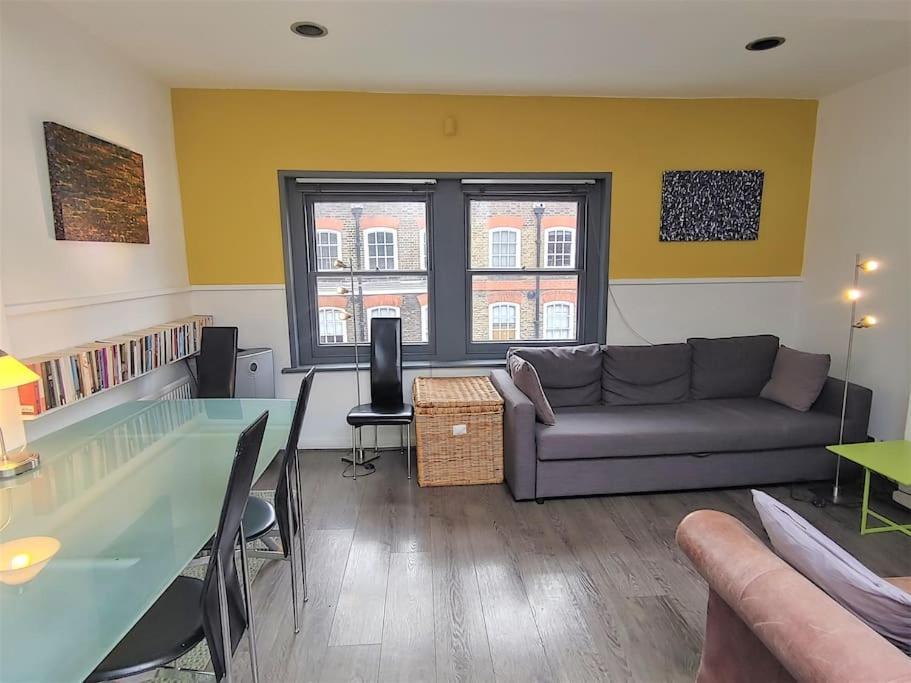 Stylish Apartment Near Carnaby Street, Sleeps 4. ロンドン エクステリア 写真